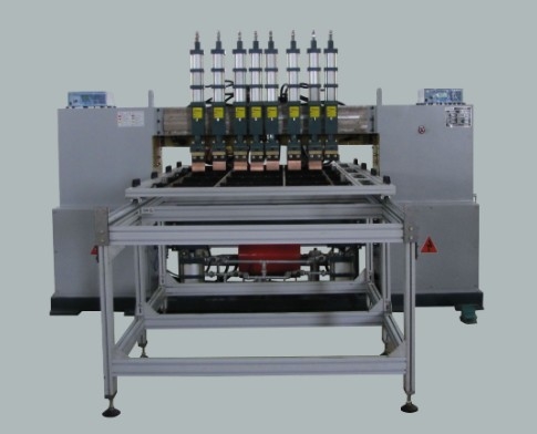 Manual loading and unloading automatic multi-head gantry wire mesh welding machine