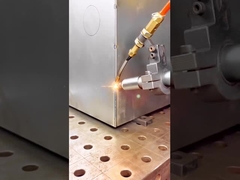 ইন্ডাস্ট্রিয়াল রোবট আর্ম স্বয়ংক্রিয় সিএনসি ফাইবার লেজার ওয়েল্ডিং মেশিন সরঞ্জাম 1000W 2000W 3000W